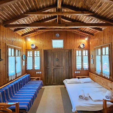 Ferienhaus Wooden House Pyrgadikia